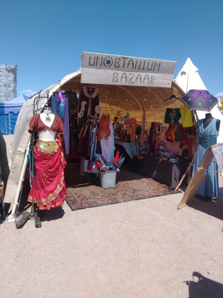 London Bridge did not fall&nbsp;down